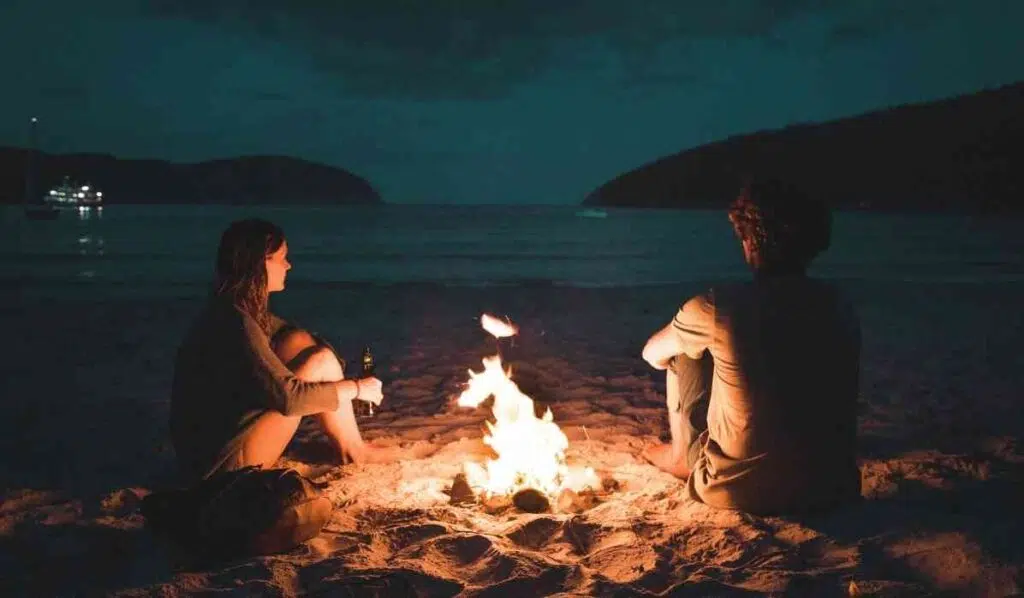 couple-at-beach