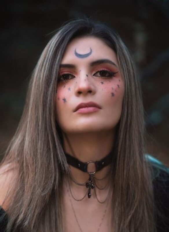 celestial-witch-makeup-moon-stars-minimalist