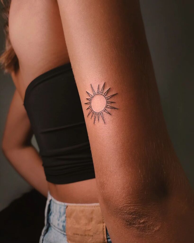 minimalist-sun-tattoo