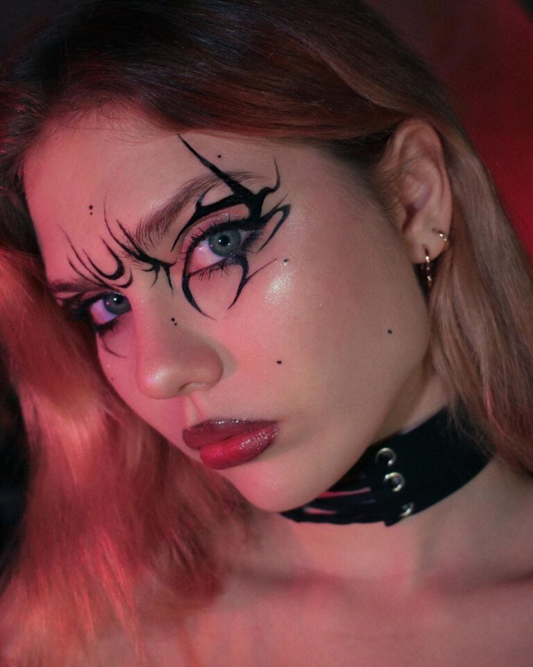 25 Witch Makeup Ideas to Enchant and Inspire - Sacred Joanne