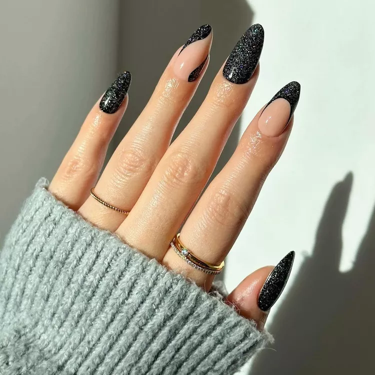 Black-Glitter-Wavy-Nail-Design