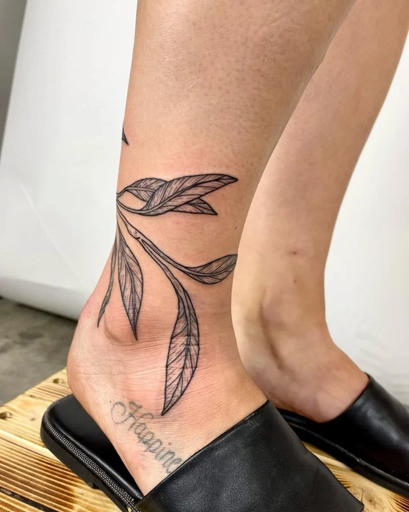 botanical-leaf-ankle-tattoo