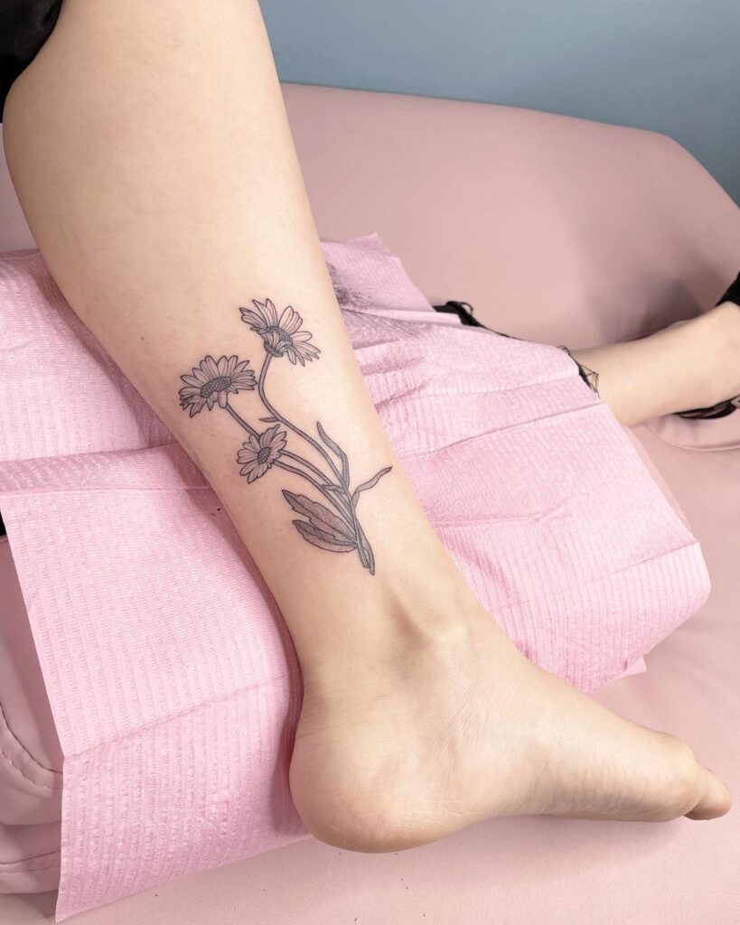 daisy-flower-ankle-tattoo