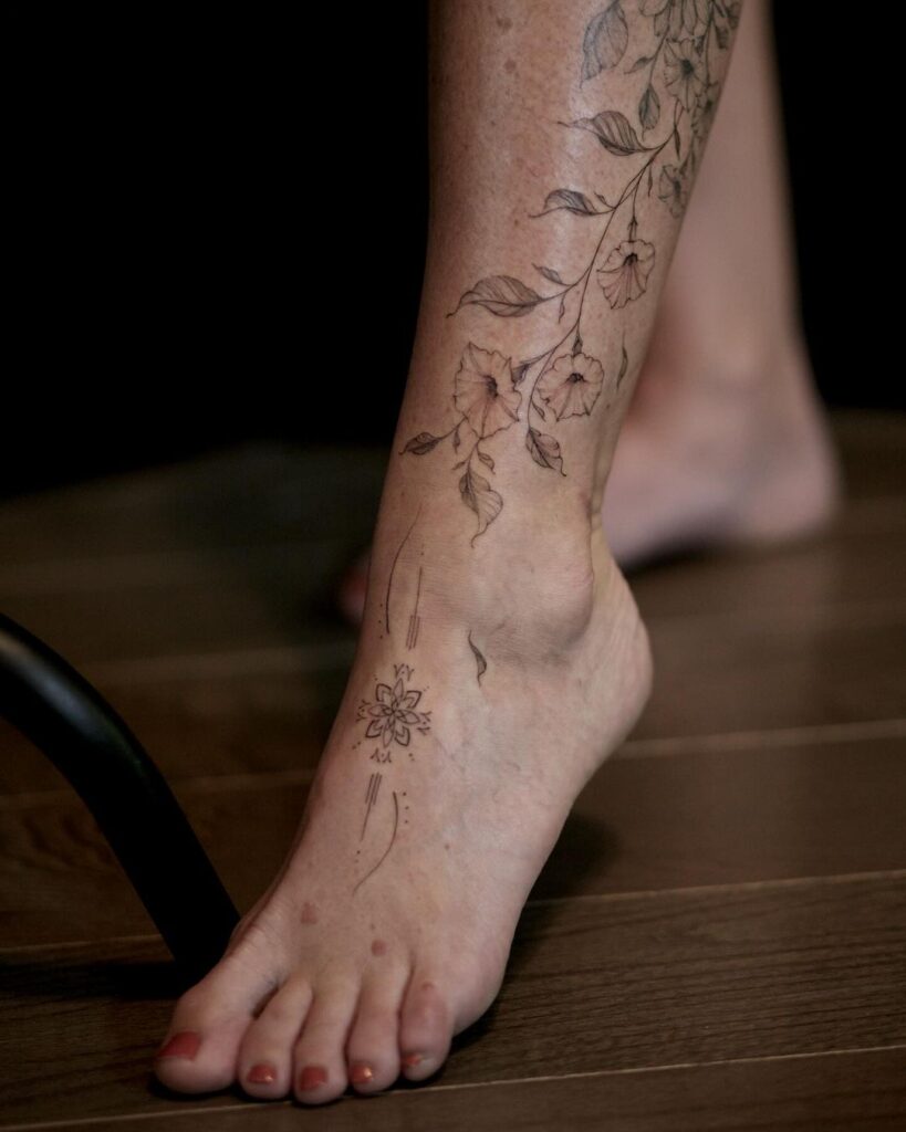 floral-vine-ankle-tattoo-elegance