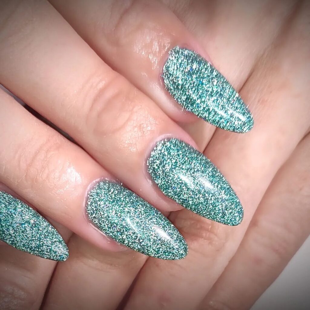 green-glitter-nail-design