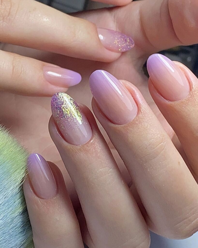 lavender-ombre-glitter-nail-design