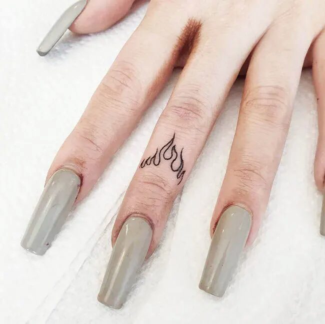 flame-design-finger-tattoo