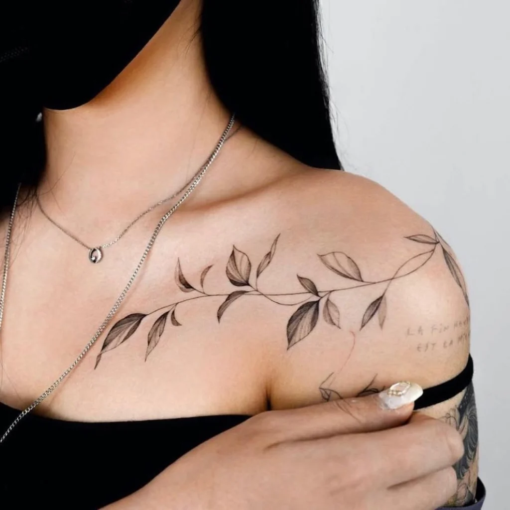leafy-vine-collarbone-tattoo
