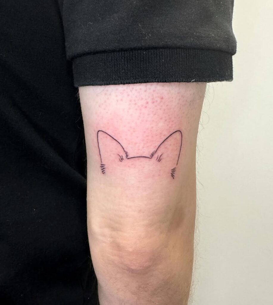 minimal-cat-outline-tattoo