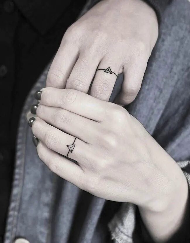 minimalist-arrow-couple-tattoo