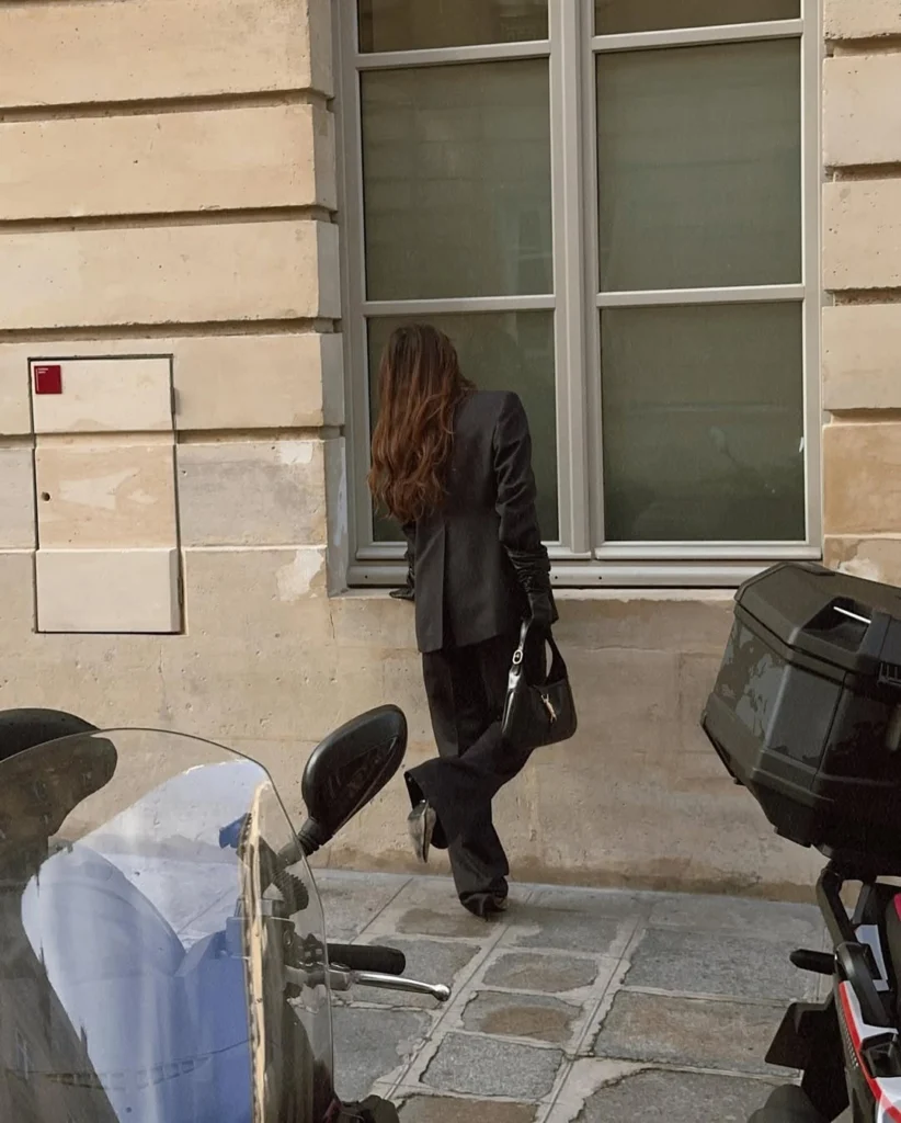 monochrome-black-suit-gloves-street-style
