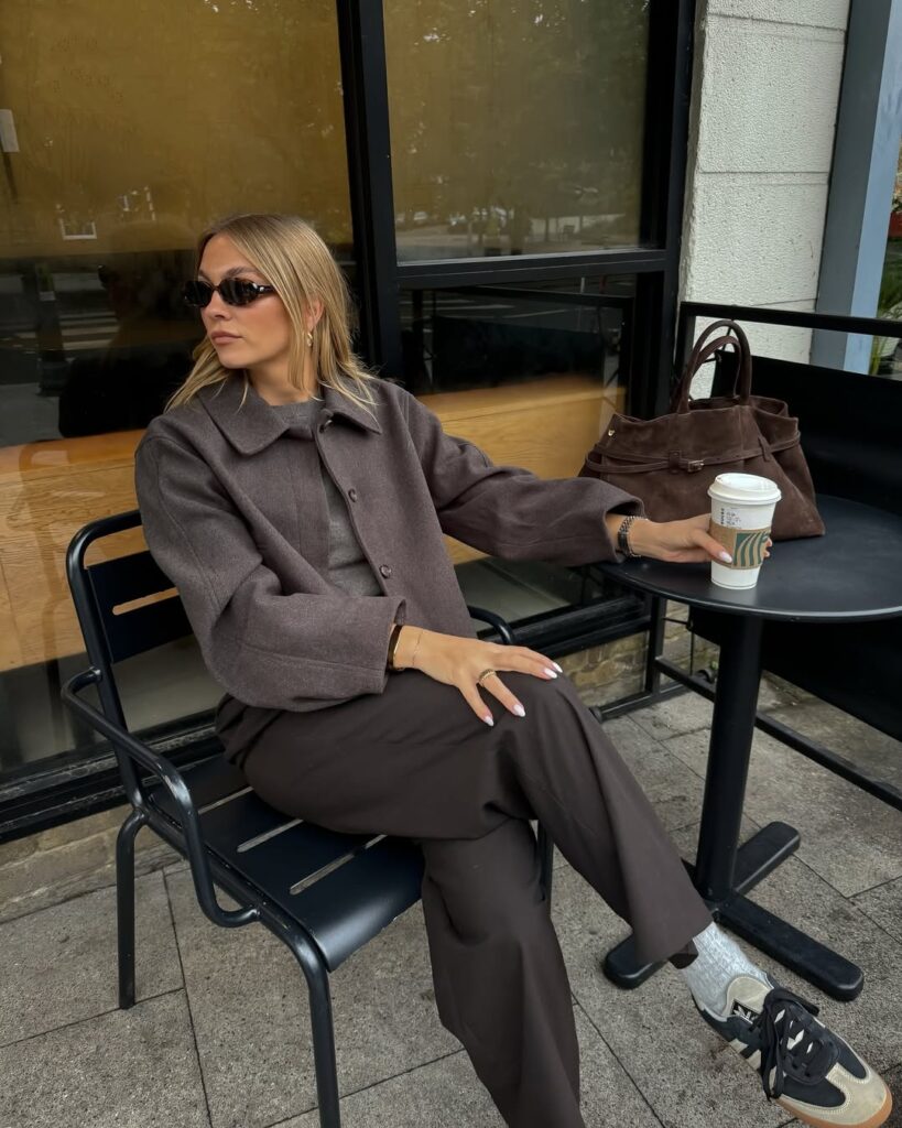 monochrome-brown-jacket-wide-trousers-sneakers-look