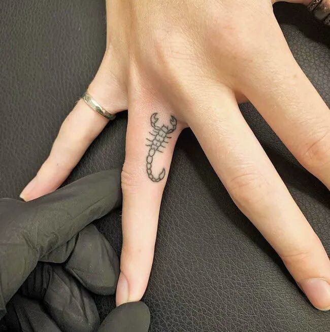 scorpion-finger-tattoo