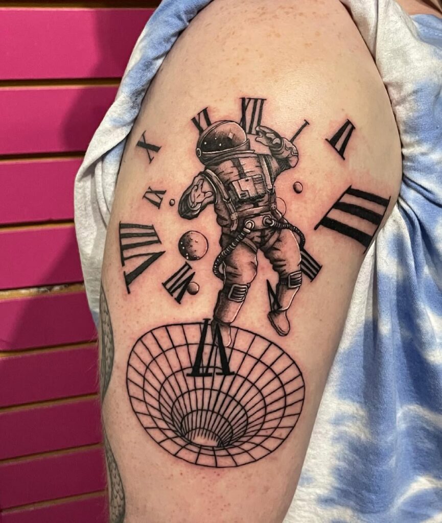 astronaut-and-clock-tattoo