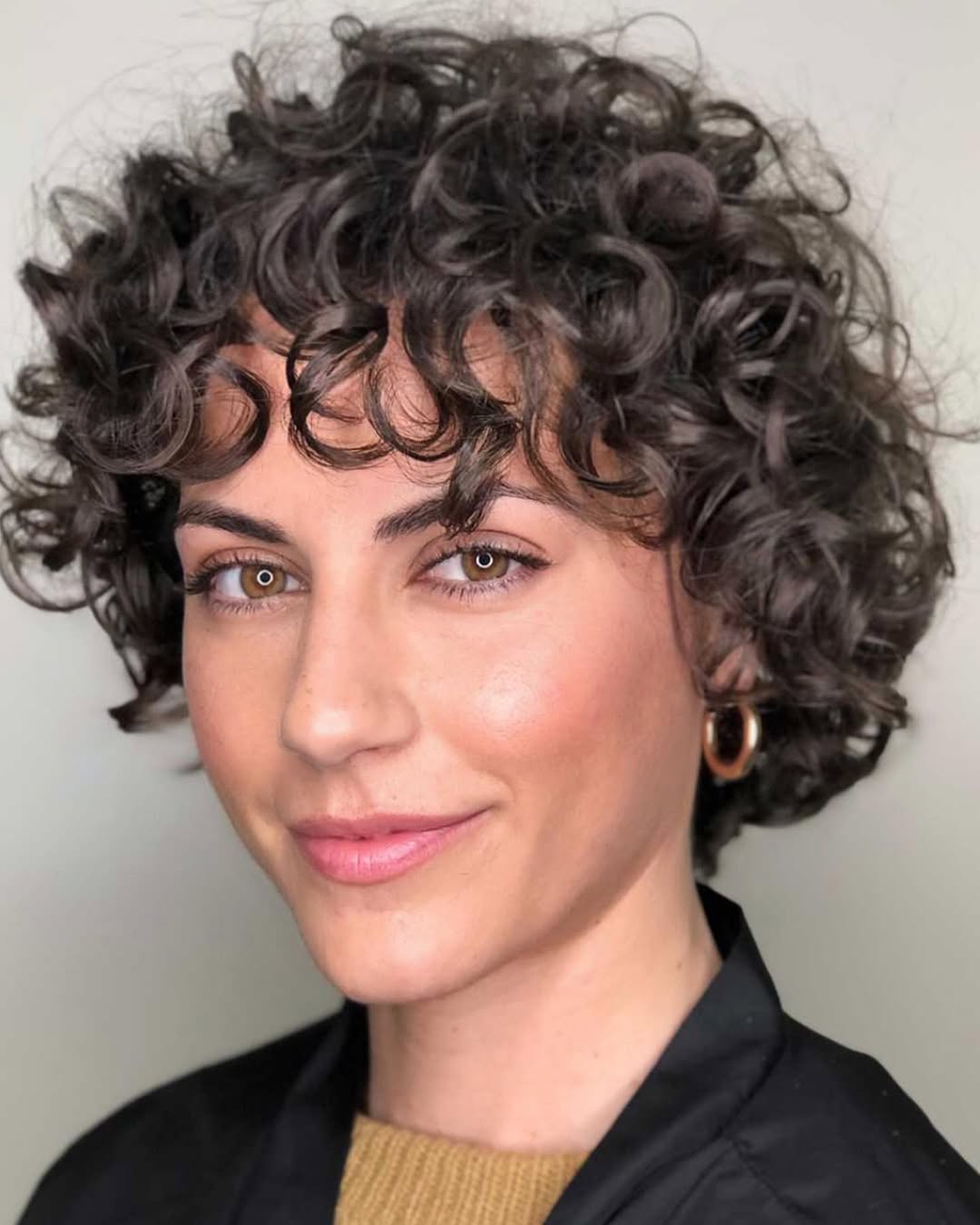 Chic Curly Pixie Bob Hairstyle Inspiration