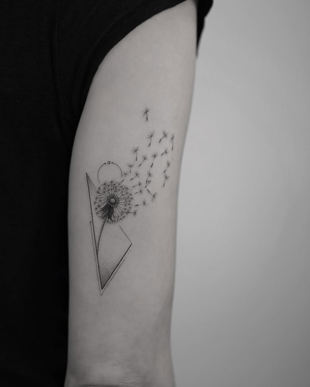 Elegant dandelion with geometric design elements