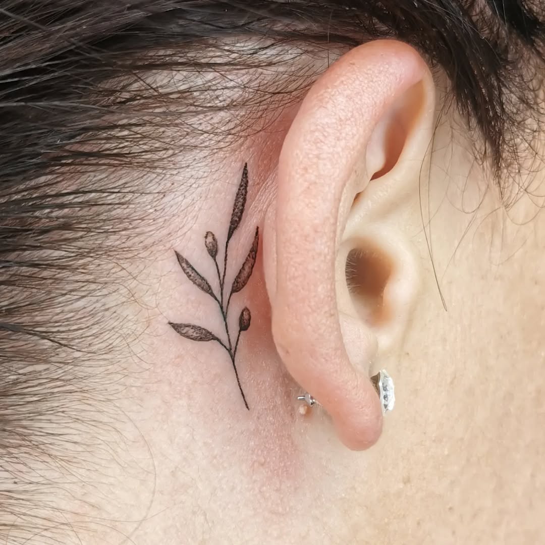 Elegant Leaf Tattoo