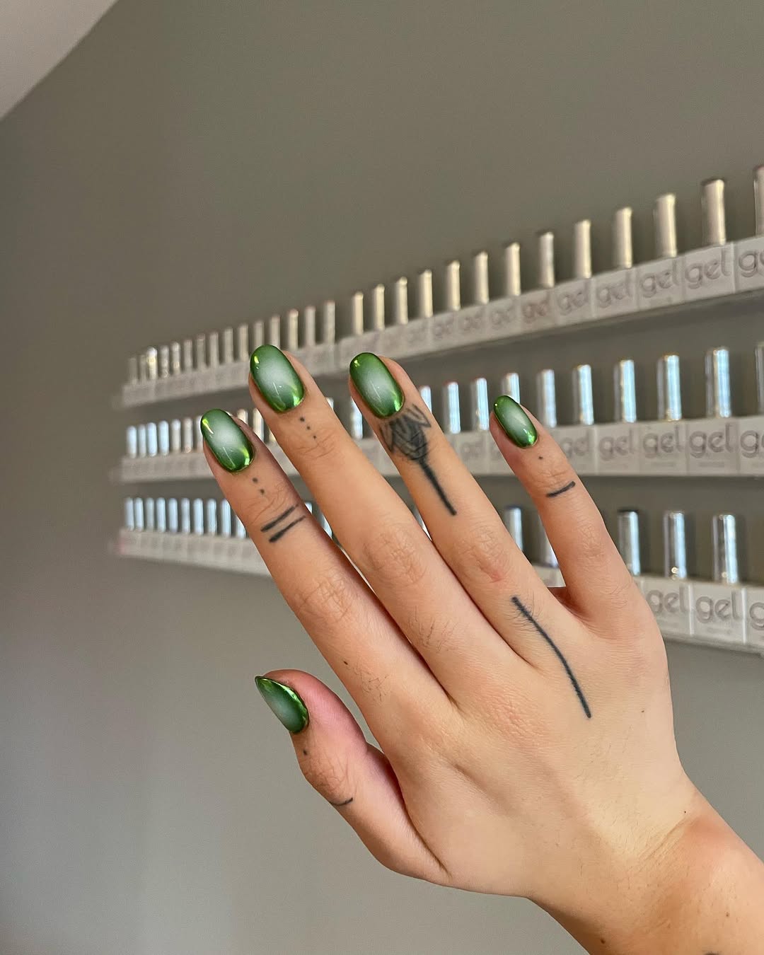 Chic Green Chrome Nails