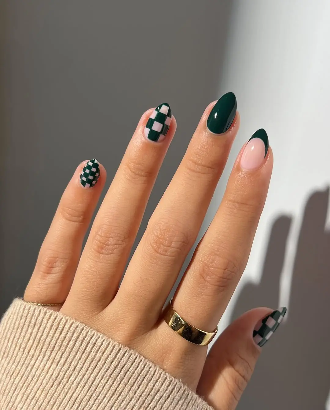 Trendy green checkered nail art inspiration
