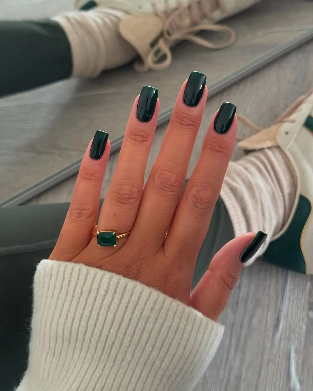 Chic Green Nails with Elegant Jewelry