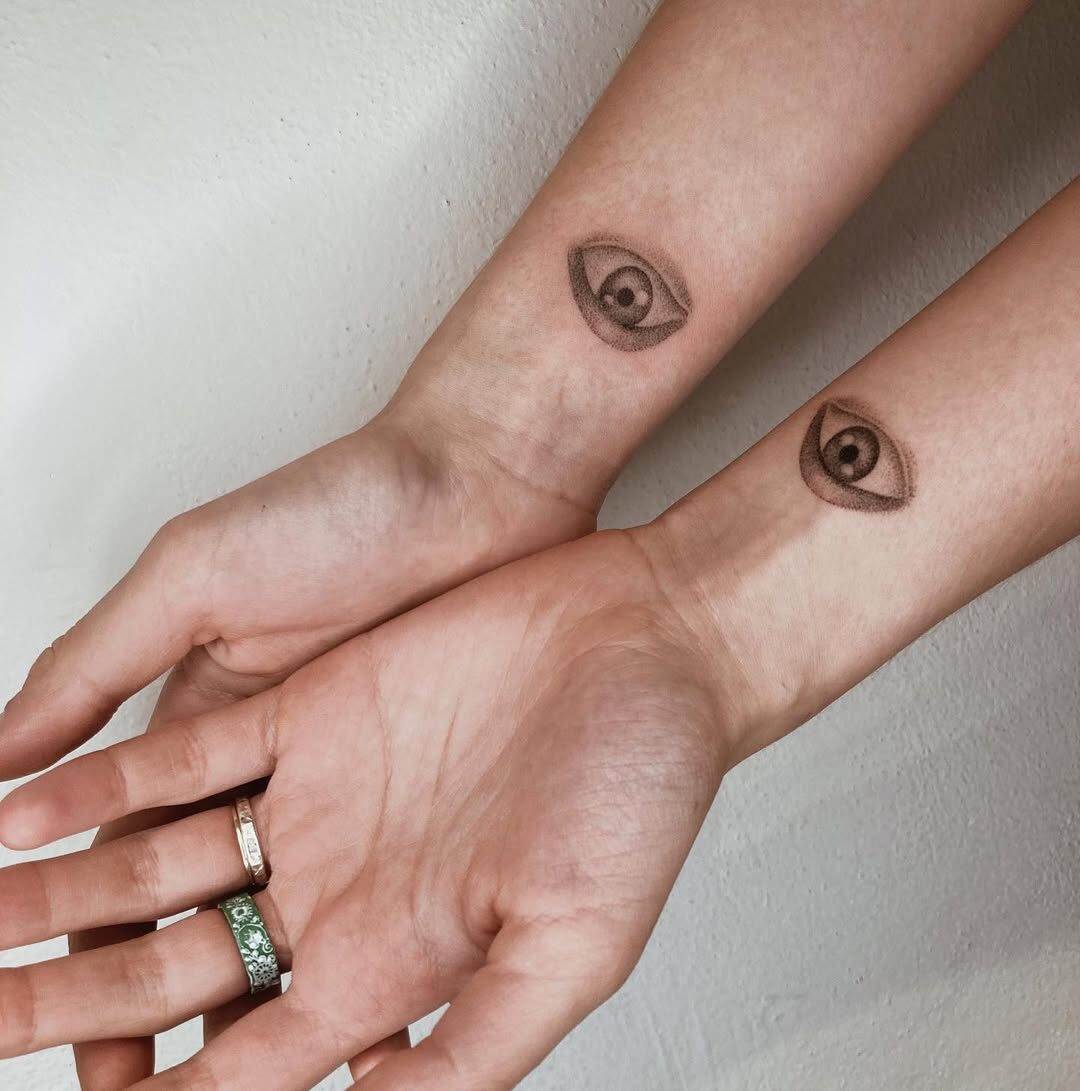 The Art of Minimalist Eye Tattoos