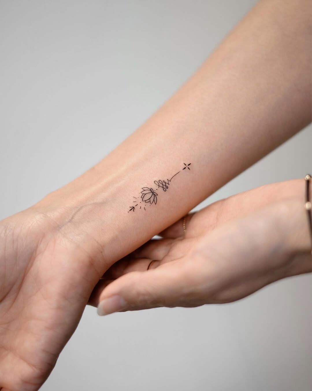 The Beauty of Minimalist Flower Tattoos