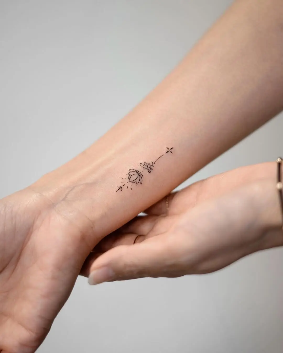 The Beauty of Minimalist Flower Tattoos
