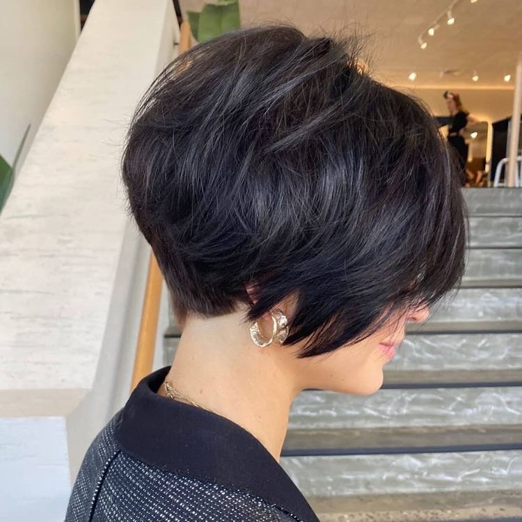 Chic Pixie Bob Haircut with Side Swept Bangs