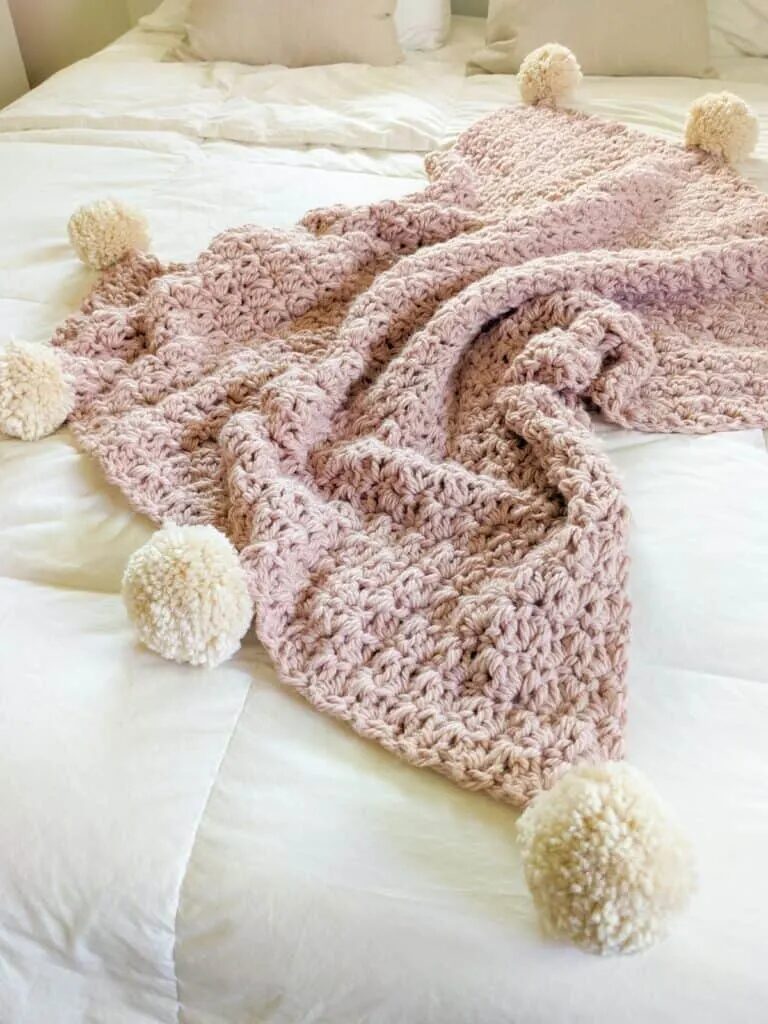 pom-pom-crochet-blanket-soft-pink