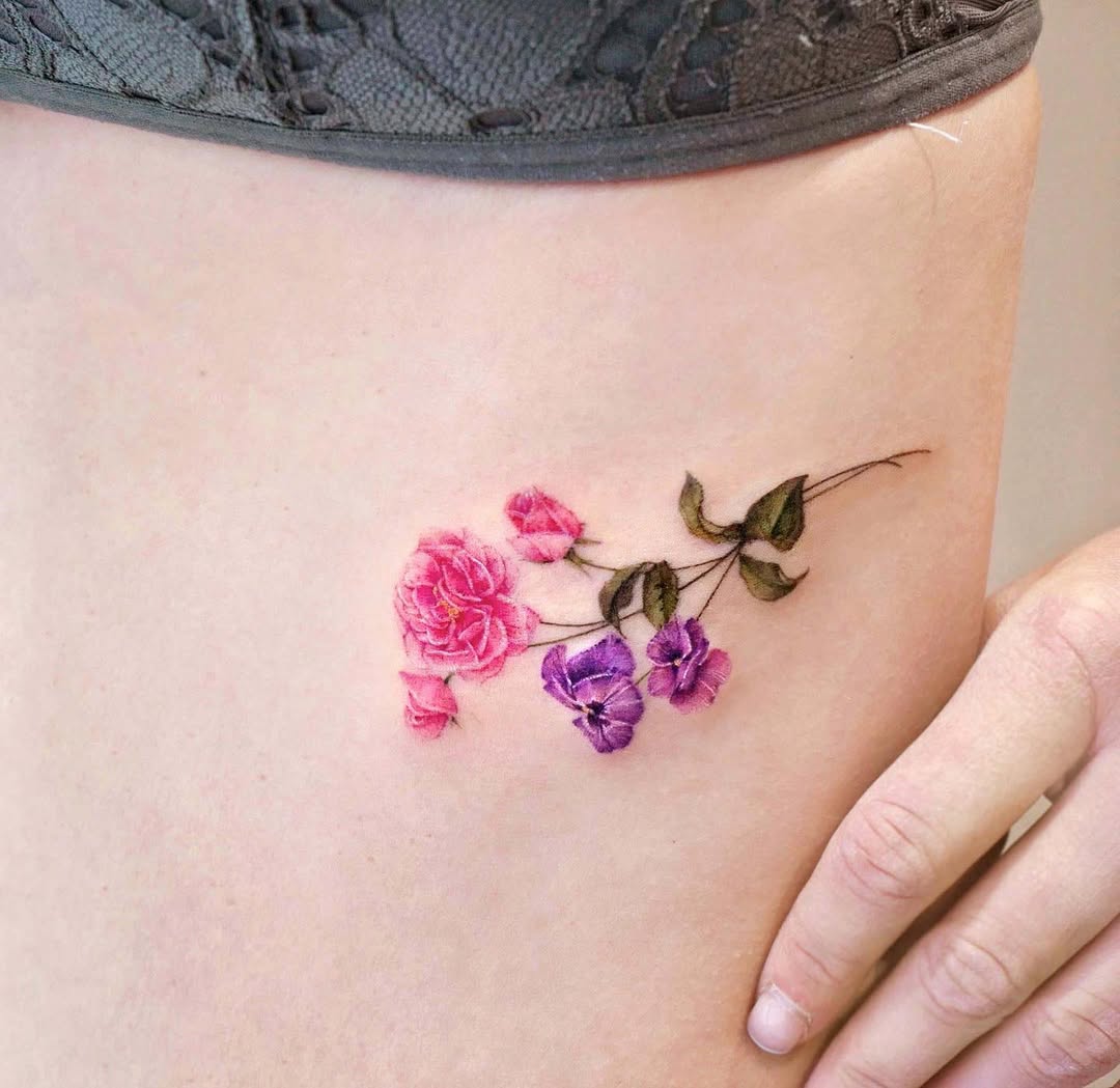 Stunning Floral Rib Tattoo Inspiration