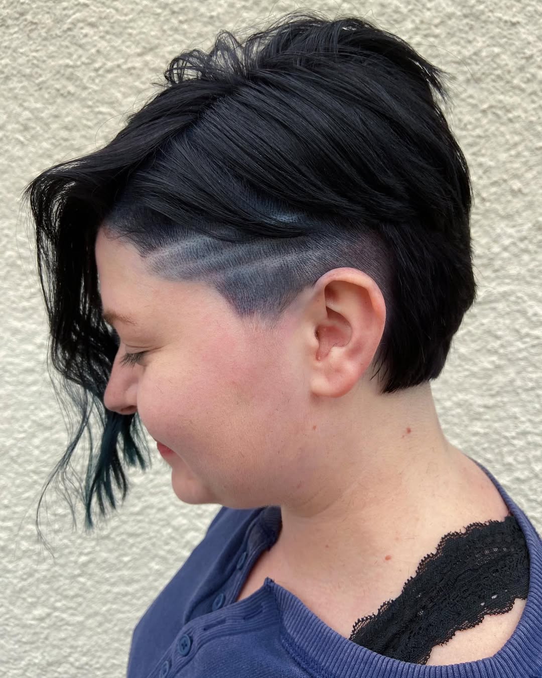 Chic Pixie Bob with Edgy Undercut Style