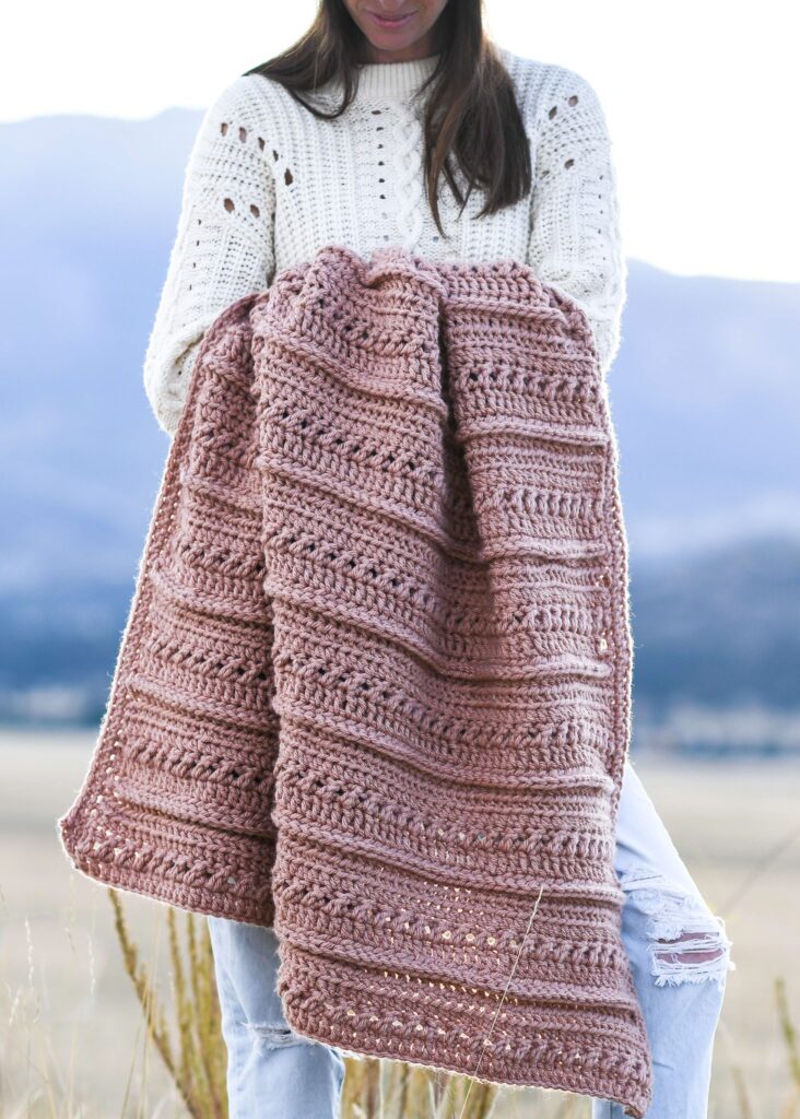 textured-crochet-blanket-dusty-rose