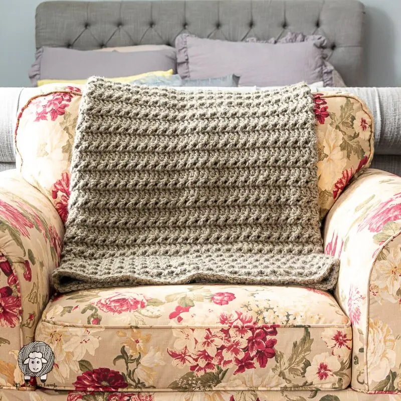 textured-crochet-blanket-in-neutral-gray