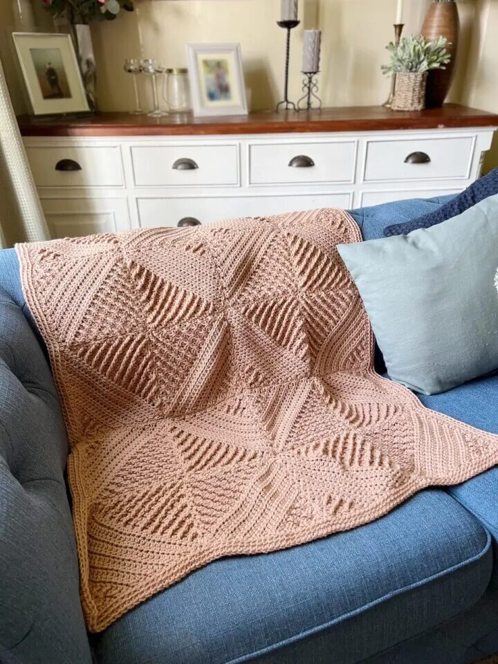 textured-crochet-blanket-soft-blush