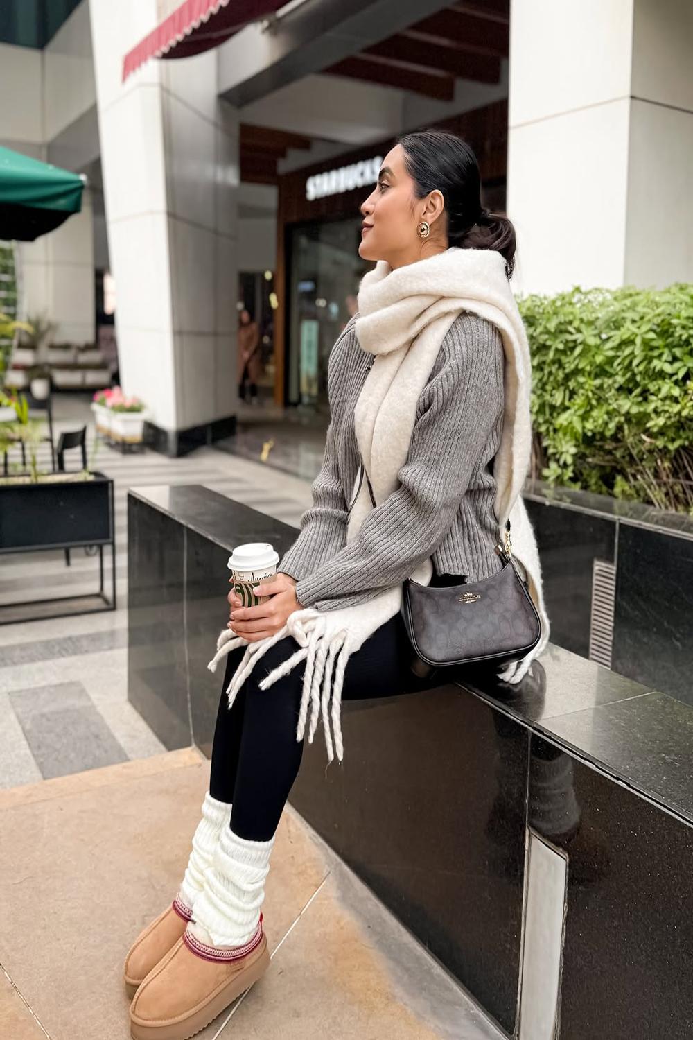 Chic winter vibe with Uggs and layers