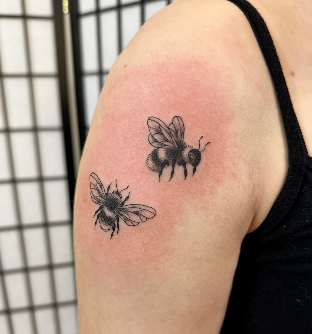 Stylish Bumblebee Tattoo on Shoulder