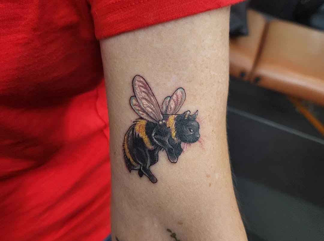 Realistic Bumblebee Tattoo with Vibrant Colors