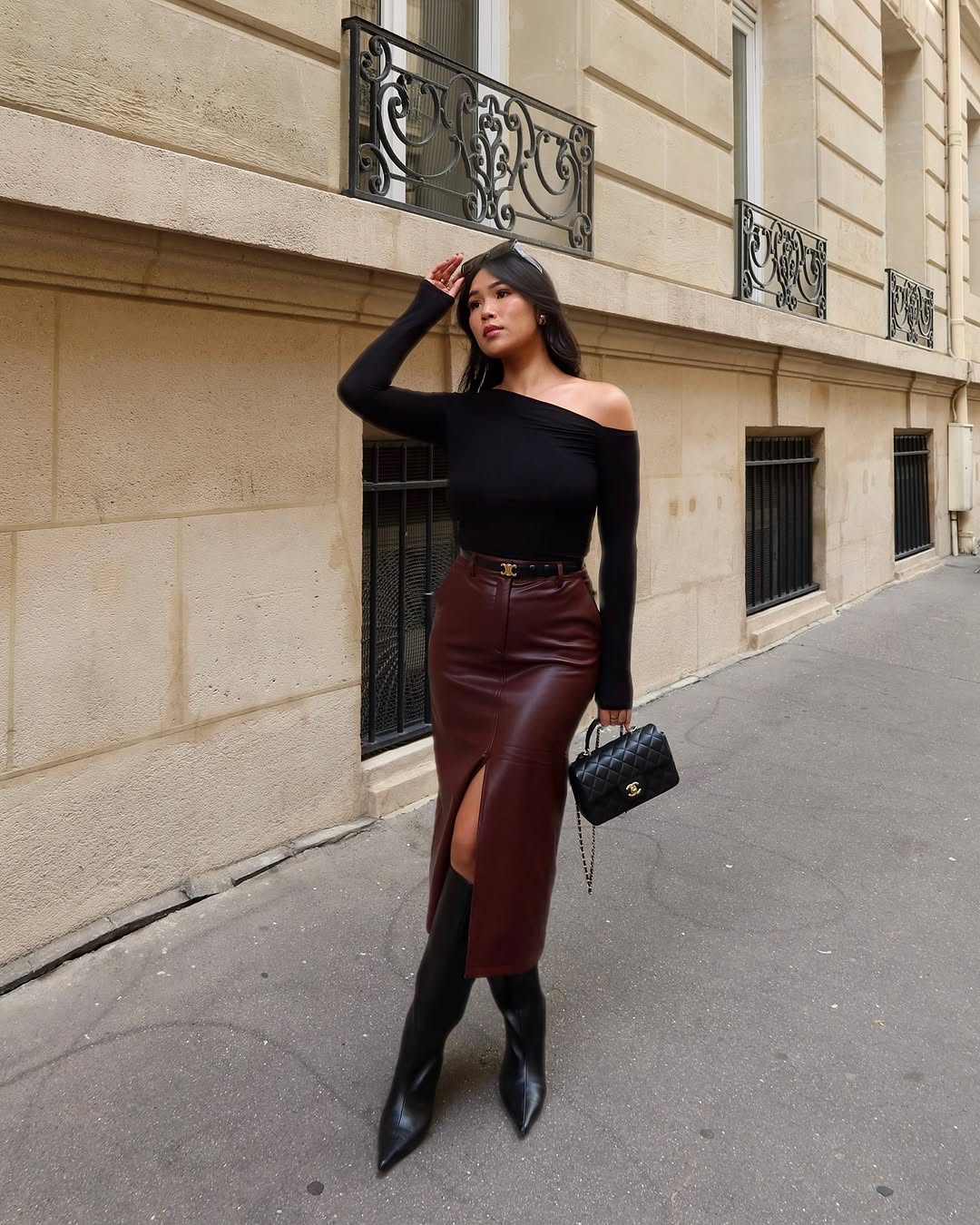 Chic Look with Edgy Leather Skirt Style