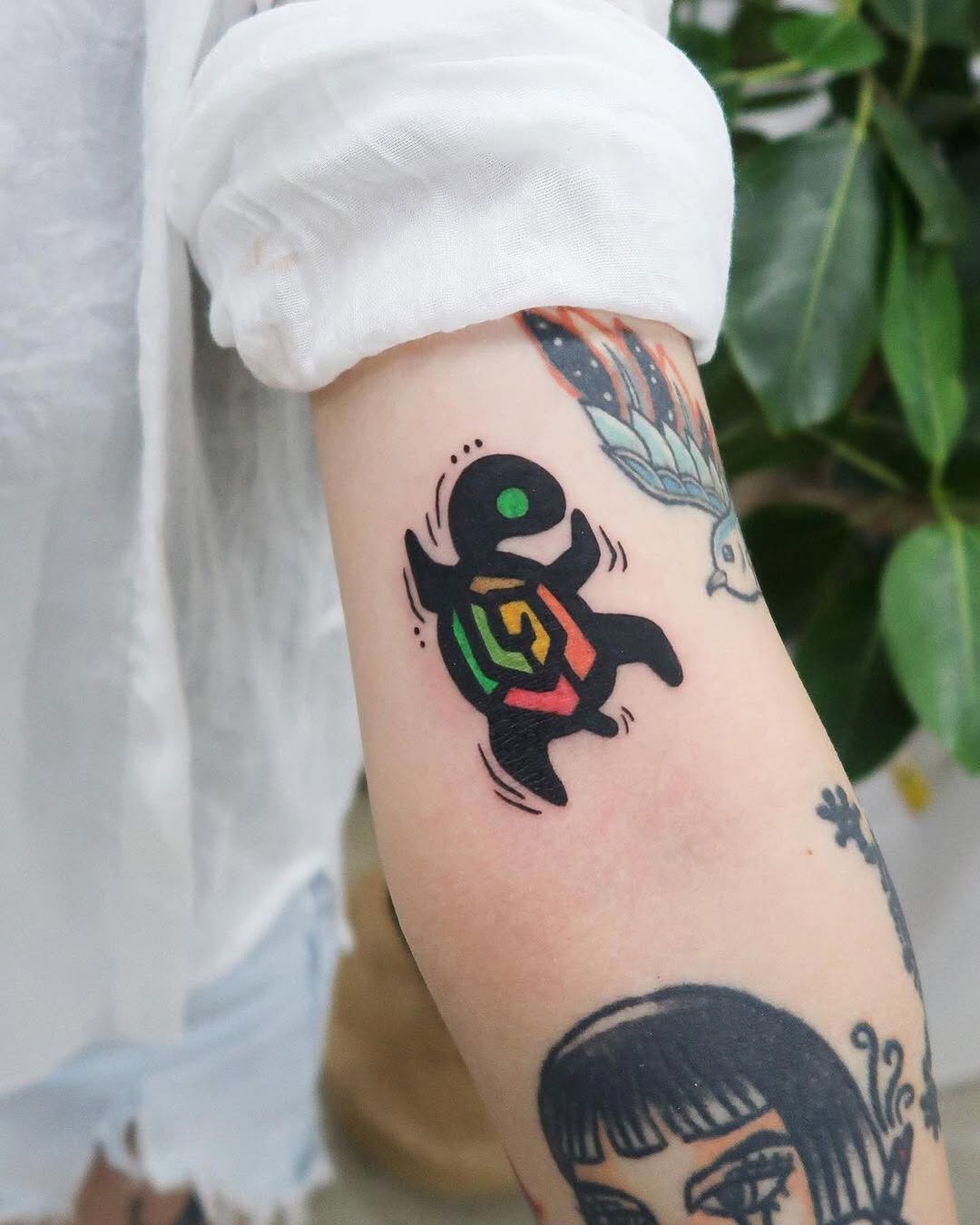Vibrant Minimalist Turtle Tattoo Design