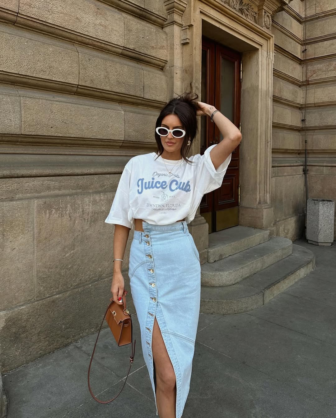 Chic Casual Look with Denim Skirt