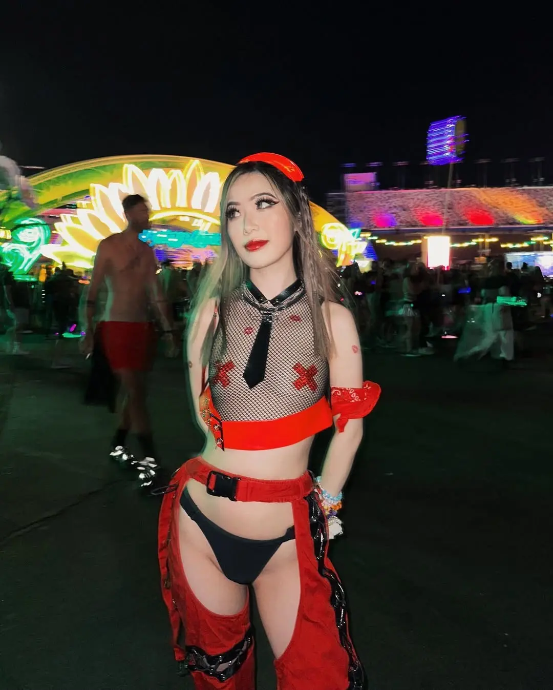 Trendy festival vibe with edgy details