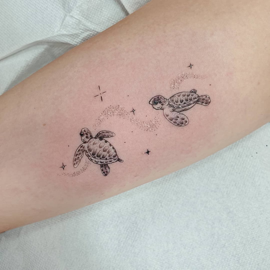 Charming minimalist sea turtle tattoos design