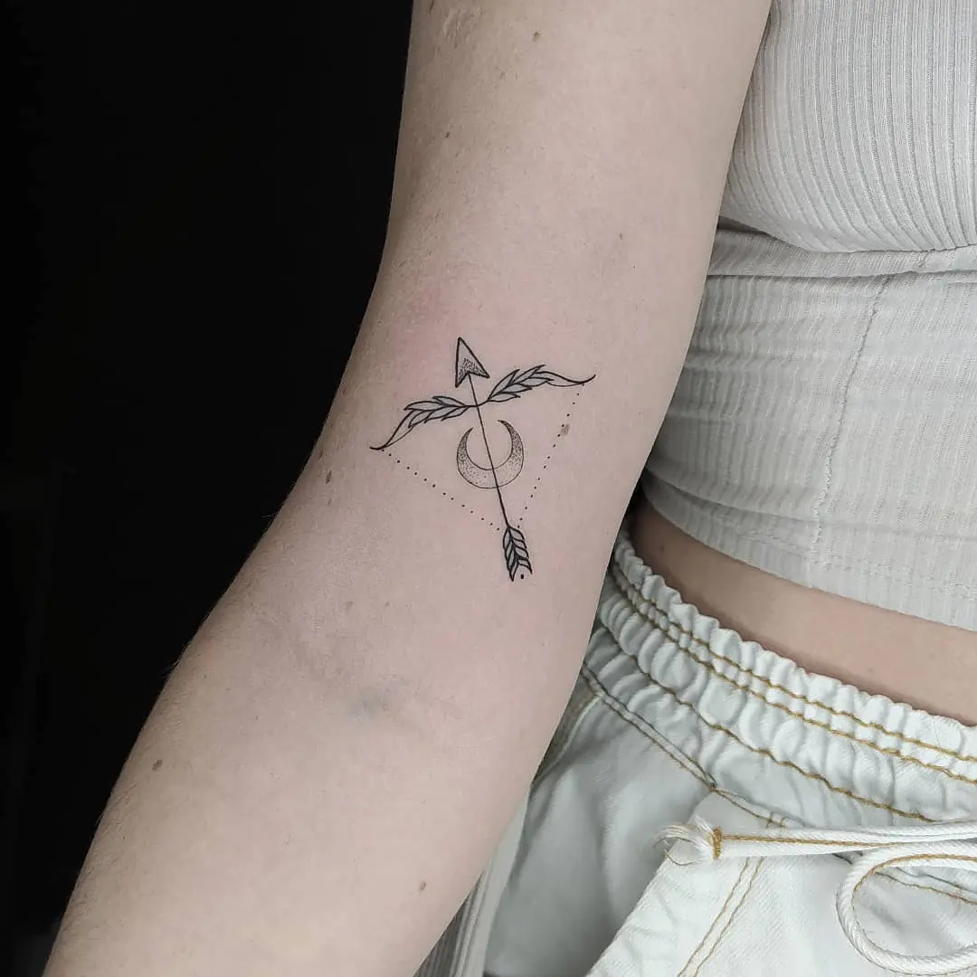 Minimalist Sagittarius Arrow and Circle Design