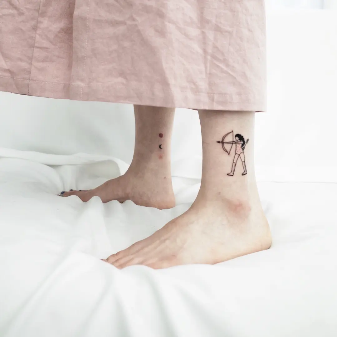 Minimalist Sagittarius tattoo captures archer concept