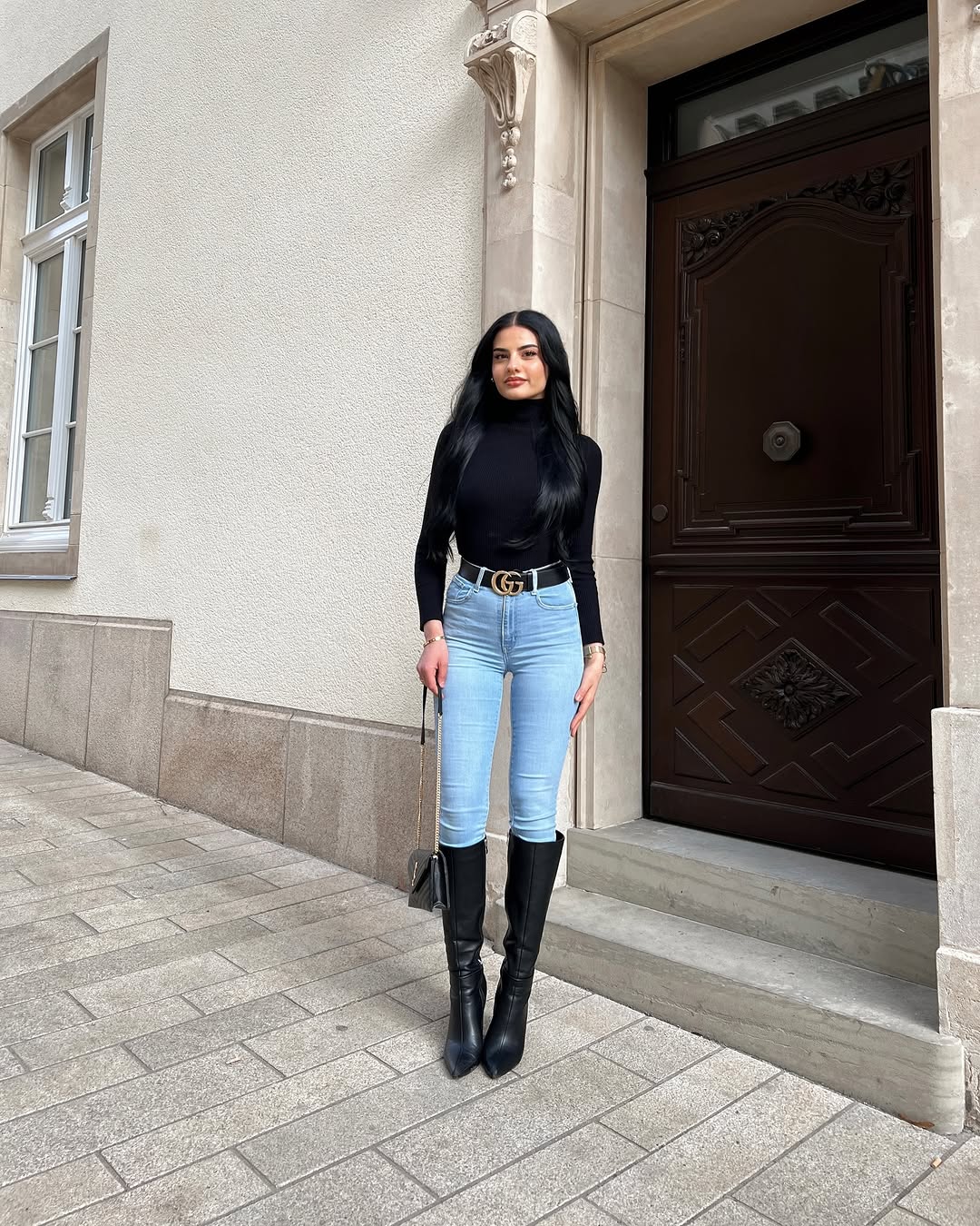 Chic and trendy skinny jeans outfit inspiration