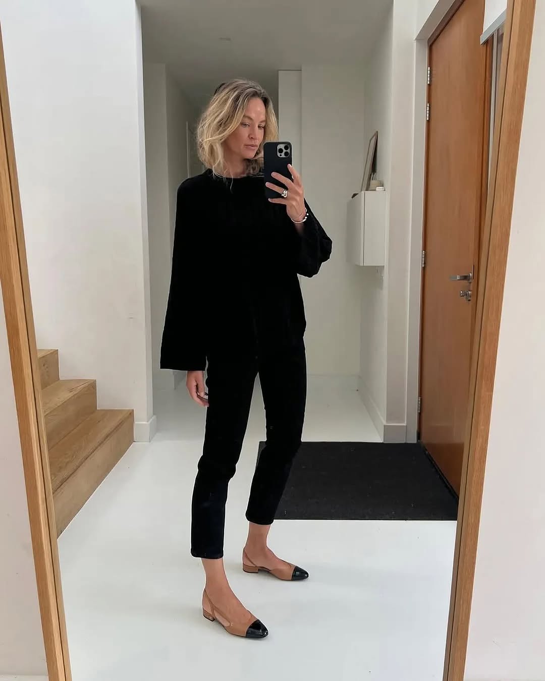 Stylish and Minimalist All-Black Ensemble