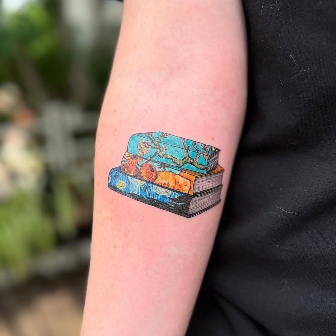 Artistic homage to Van Gogh's masterpieces on skin