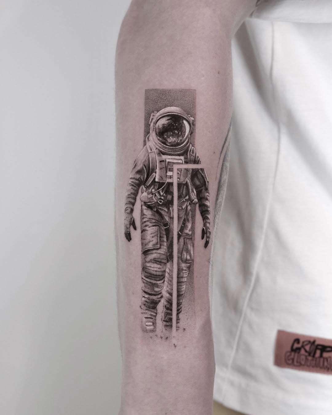 Intricate Astronaut Tattoo Captures Space Exploration Spirit