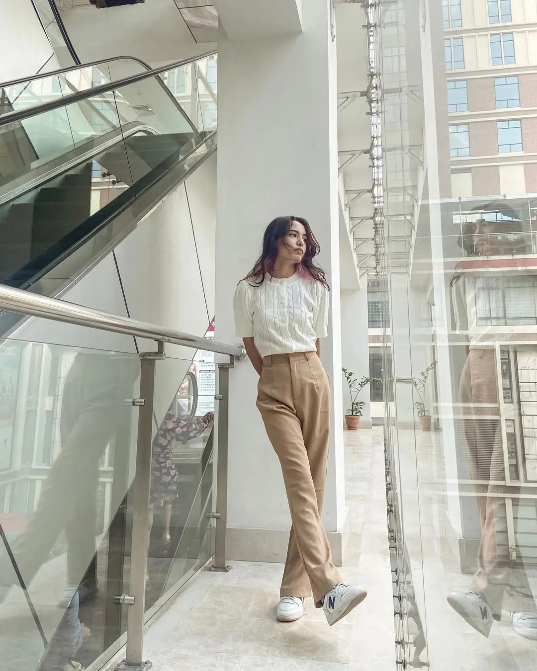 Effortlessly chic cardigan outfit for fall days