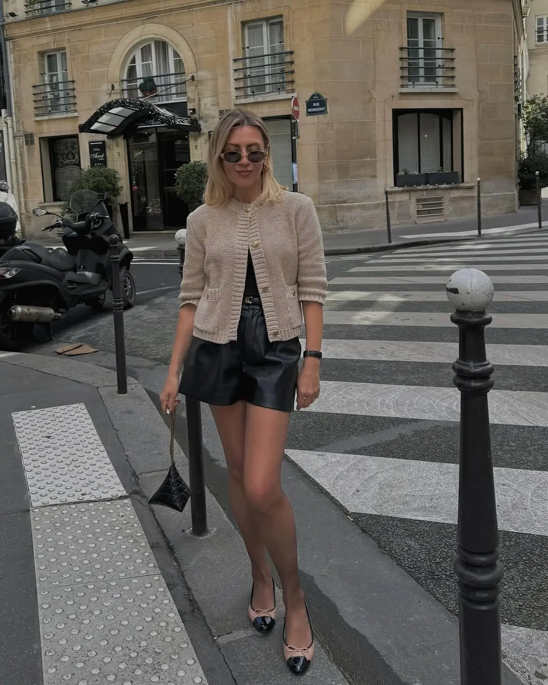 Effortlessly chic cardigan outfit for fall